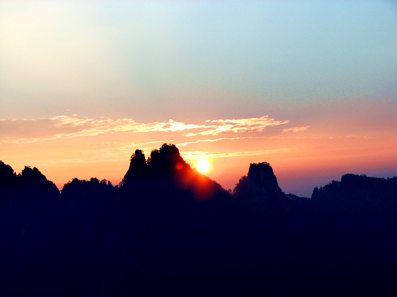 <font color='#000099'>黃山(觀日出)、西海大峽谷(賞晚霞)、雙古民居</font>