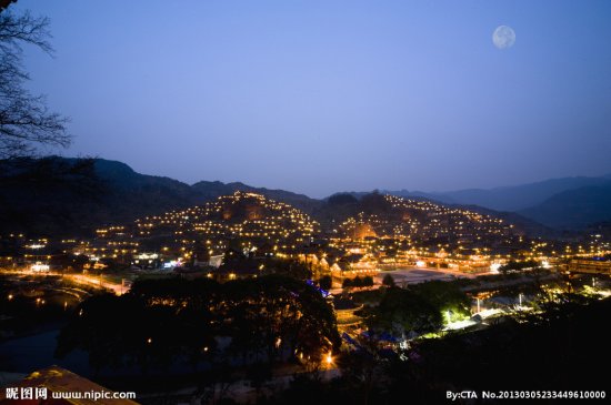 <font color='#FF0000'>貴州鎮(zhèn)遠(yuǎn)古城青龍洞、西江千戶苗寨、荔波大小</font>