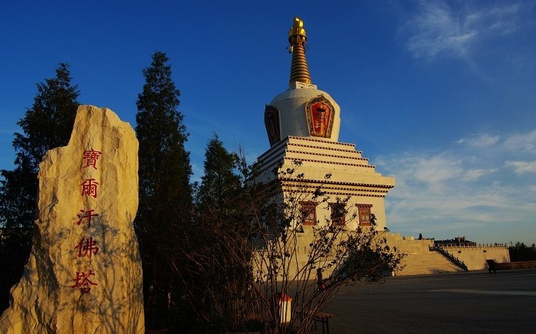 希拉穆仁草原、庫布其沙漠、寶爾汗佛塔雙臥5日